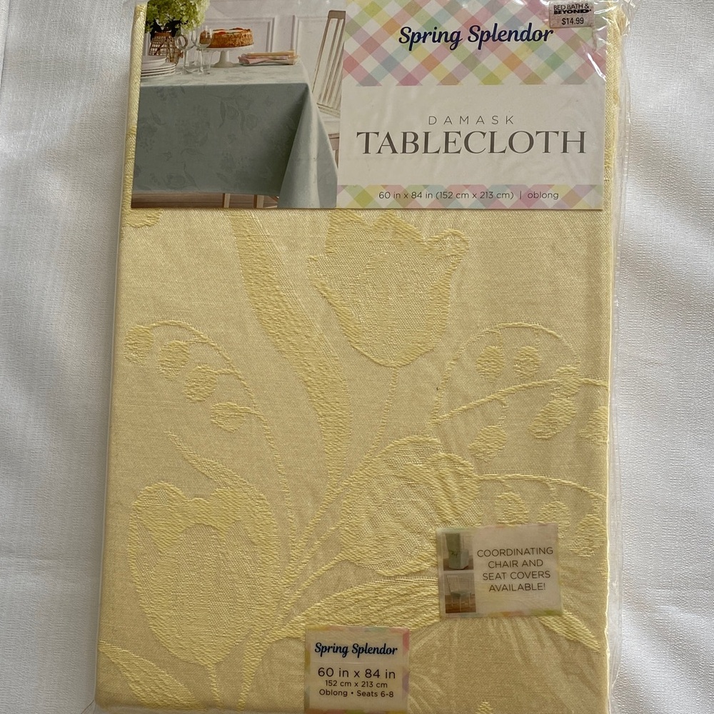 New Vintage Spring Splendor Yellow Damask Elegant Tablecloth Oblong 60” X 84”
